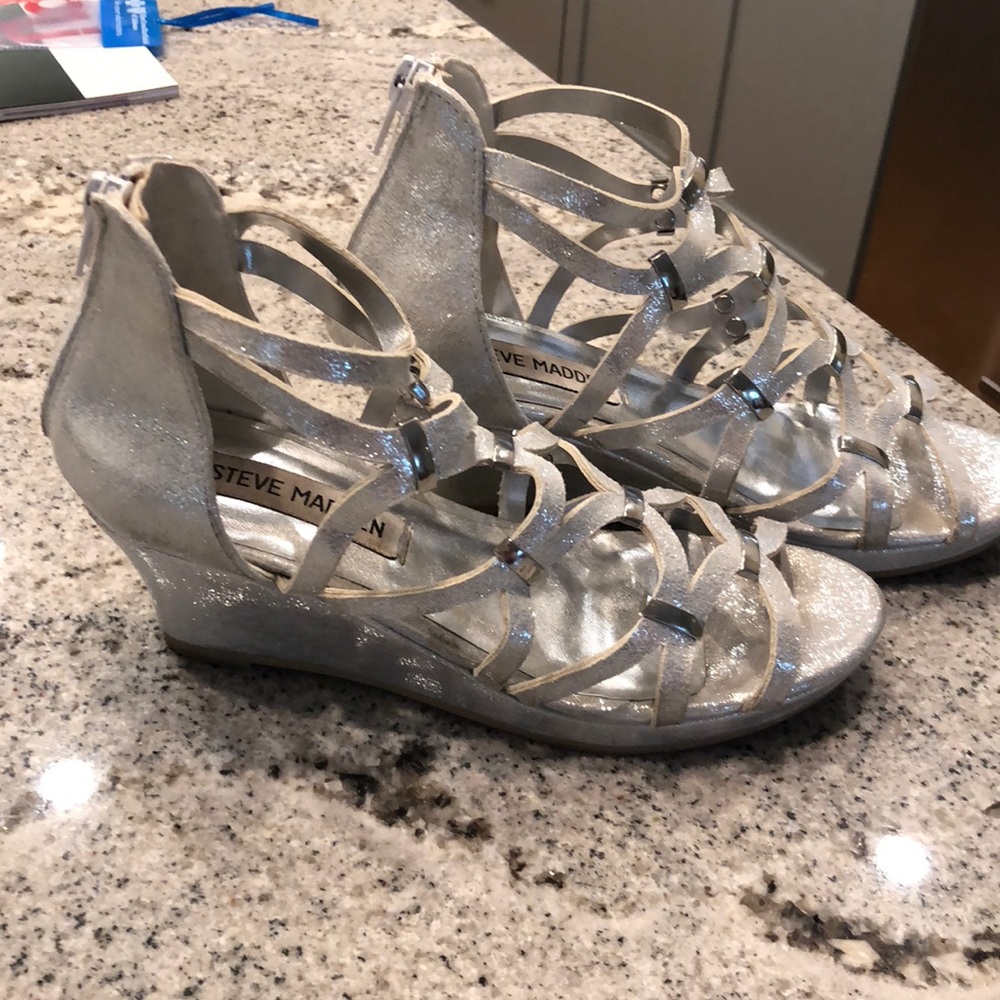 Girls Steve Madden size 2 sandals